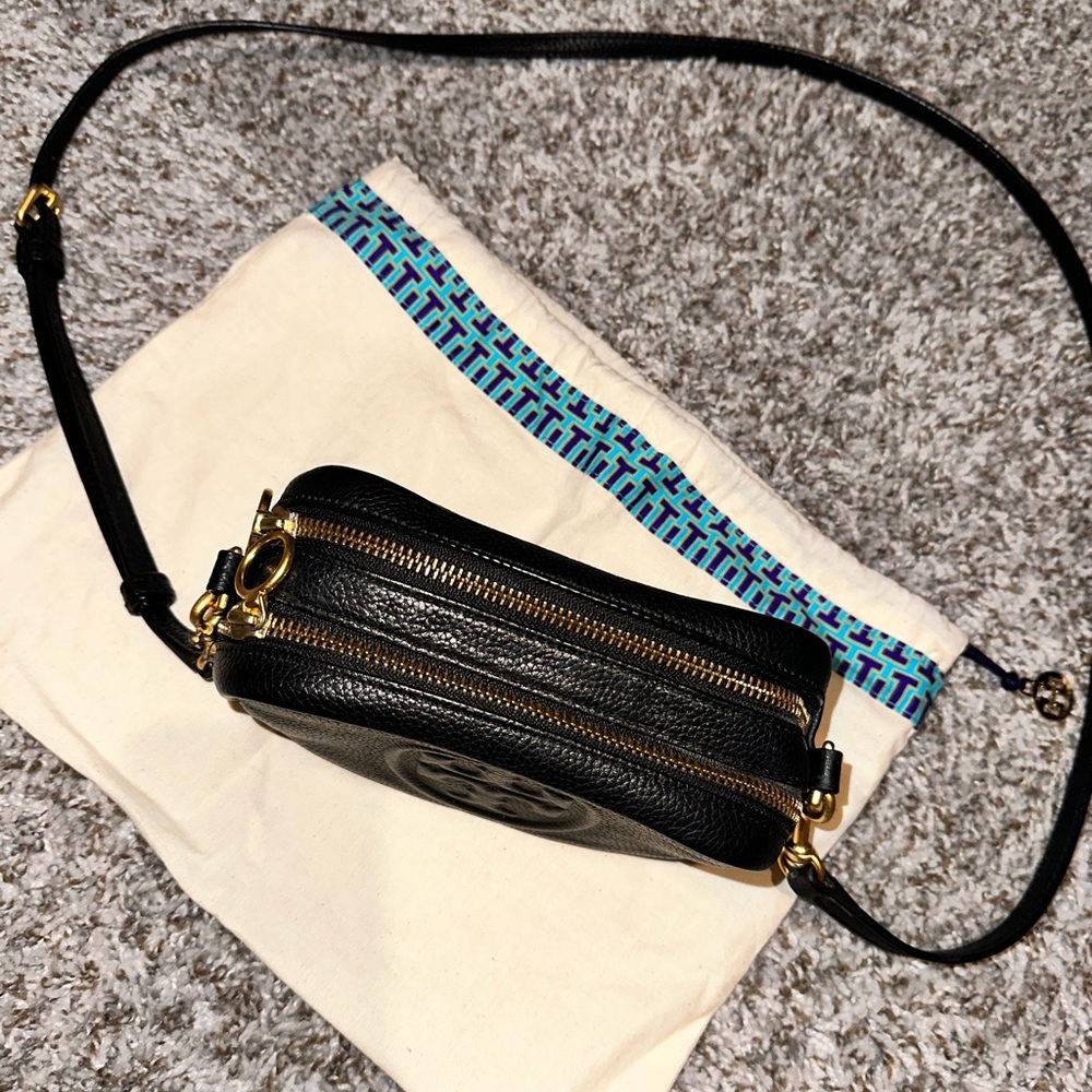 Tory Burch black perry bombe mini